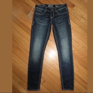 NWT Buckle Black 53 Skinny Jeans 28x32